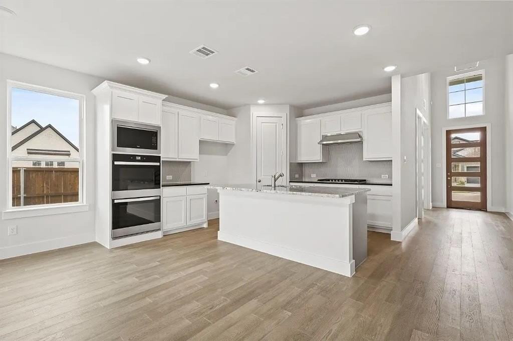 3821 Ablon Trl - Photo 3 of 28