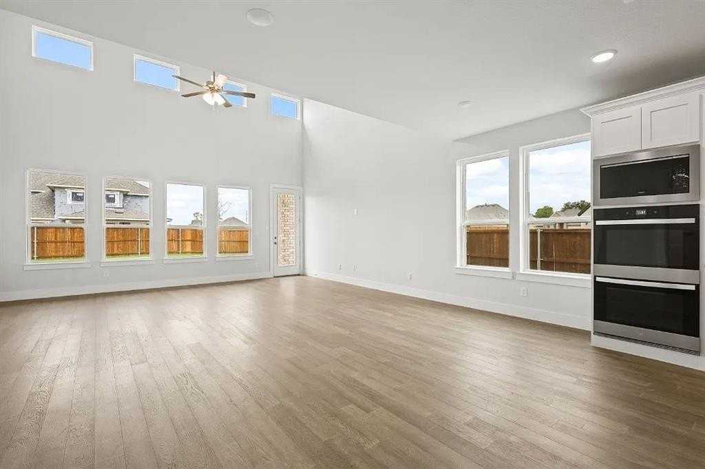 3821 Ablon Trl - Photo 4 of 28