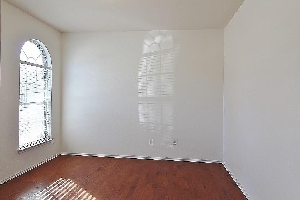 10125 Sourwood Dr - Photo 3 of 20