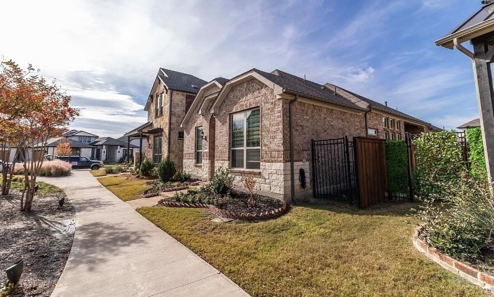 4311 Fall Blossom Dr - Photo 3 of 30