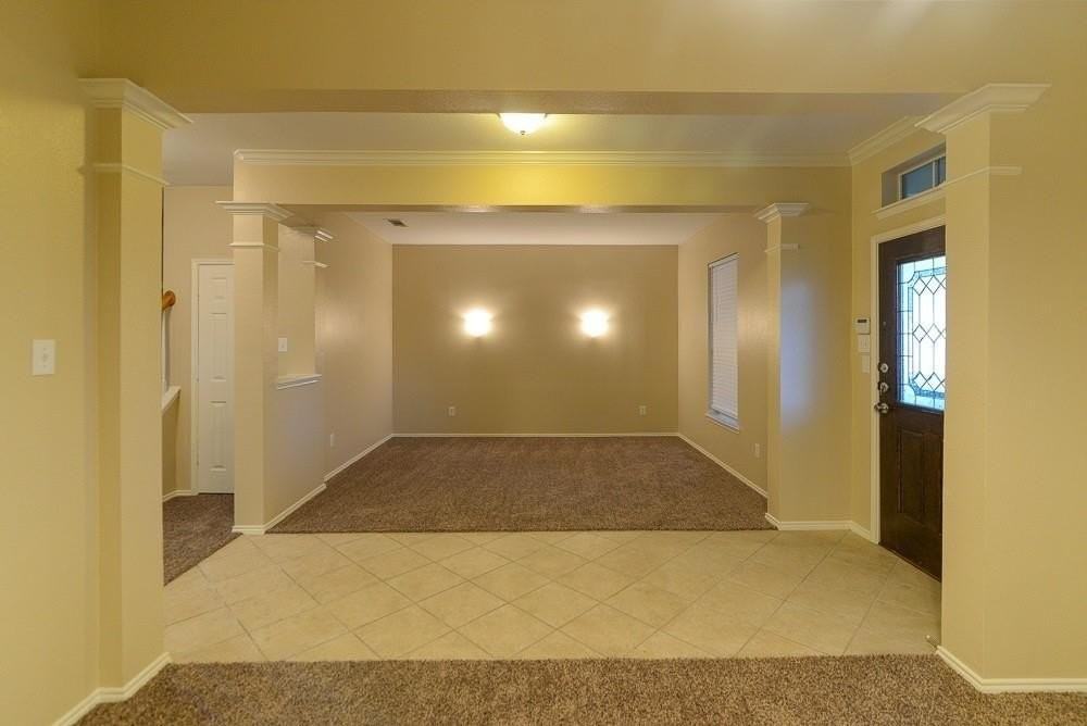 503 Chestnut Trl - Photo 2 of 31