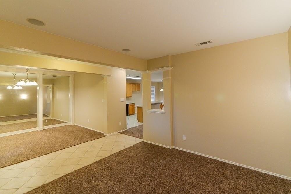 503 Chestnut Trl - Photo 3 of 31