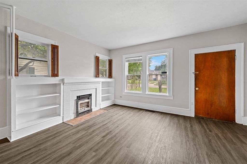 520 Brooks Ave - Photo 4 of 22