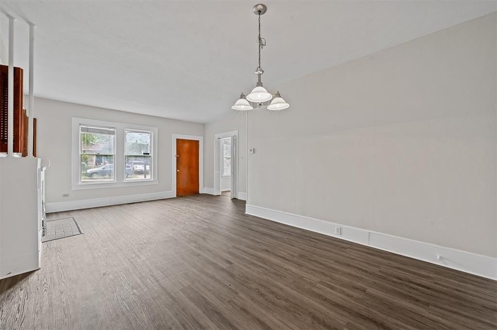 520 Brooks Ave - Photo 5 of 22