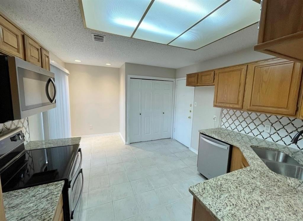 3147 Royal Gable Dr - Photo 7 of 22