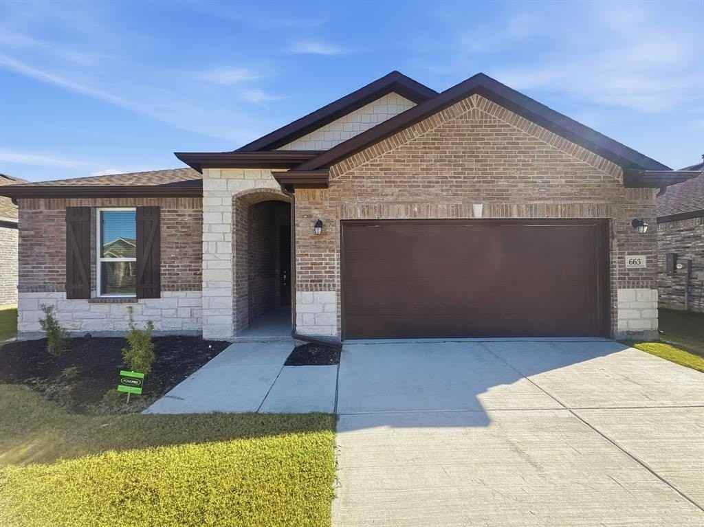 663 Saxony Dr - Photo 3 of 28