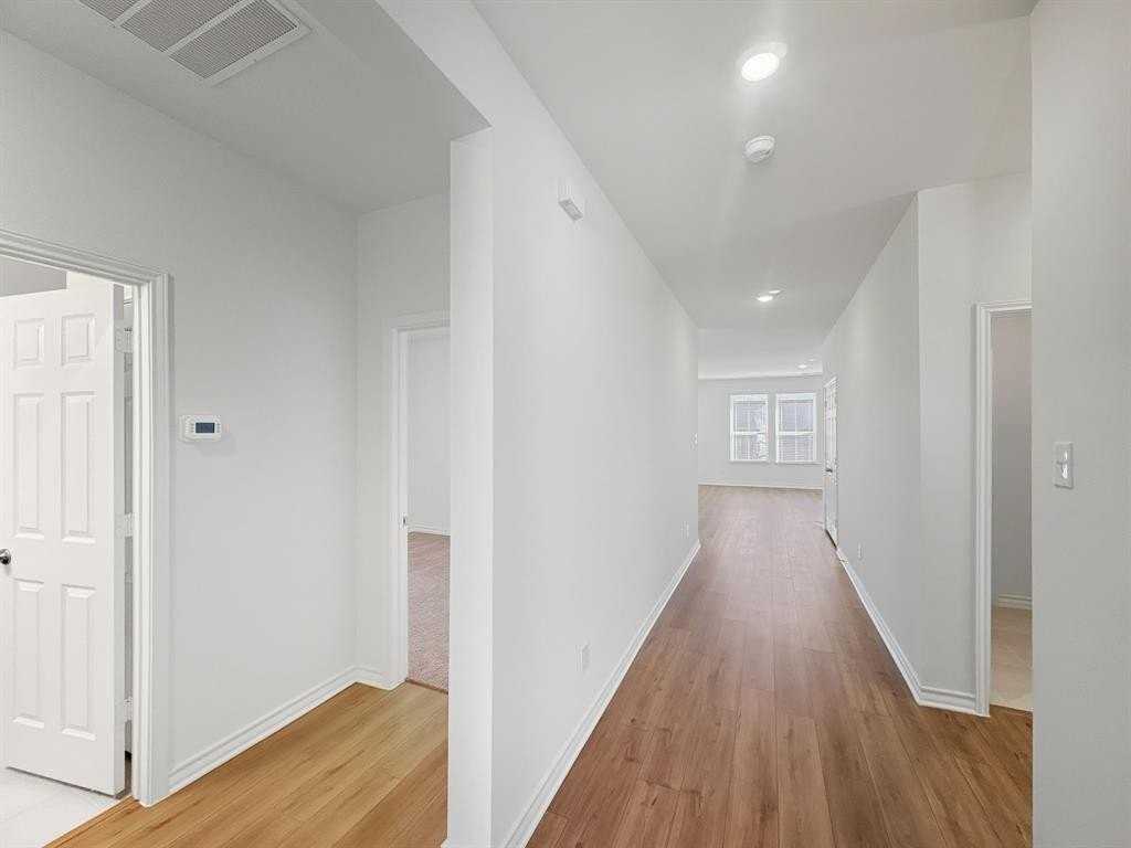 663 Saxony Dr - Photo 4 of 28