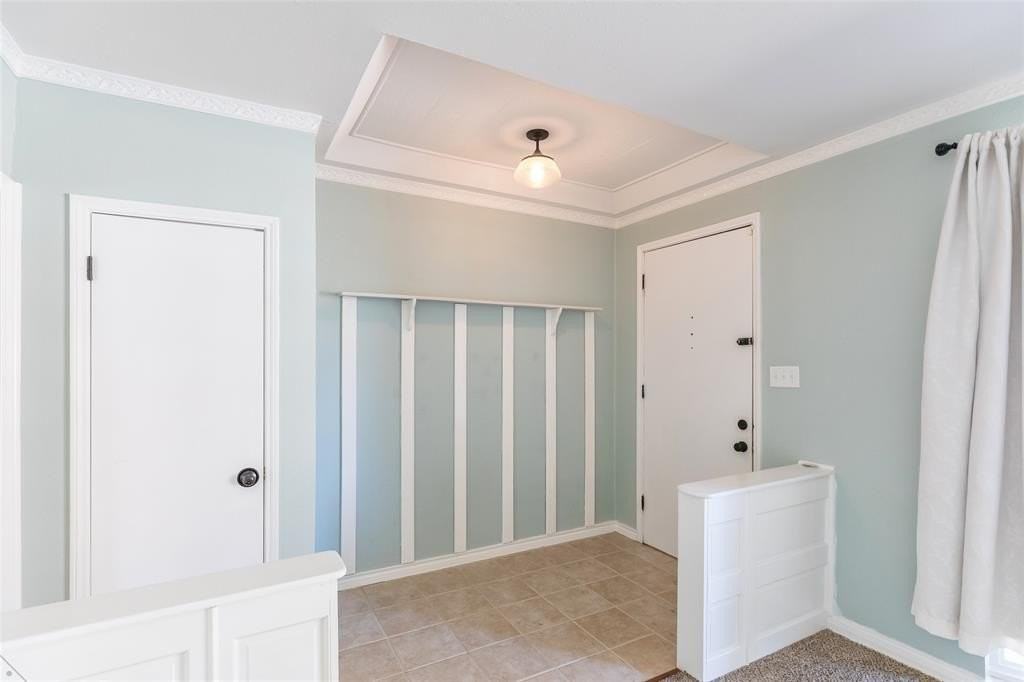 825 Milford St - Photo 5 of 39