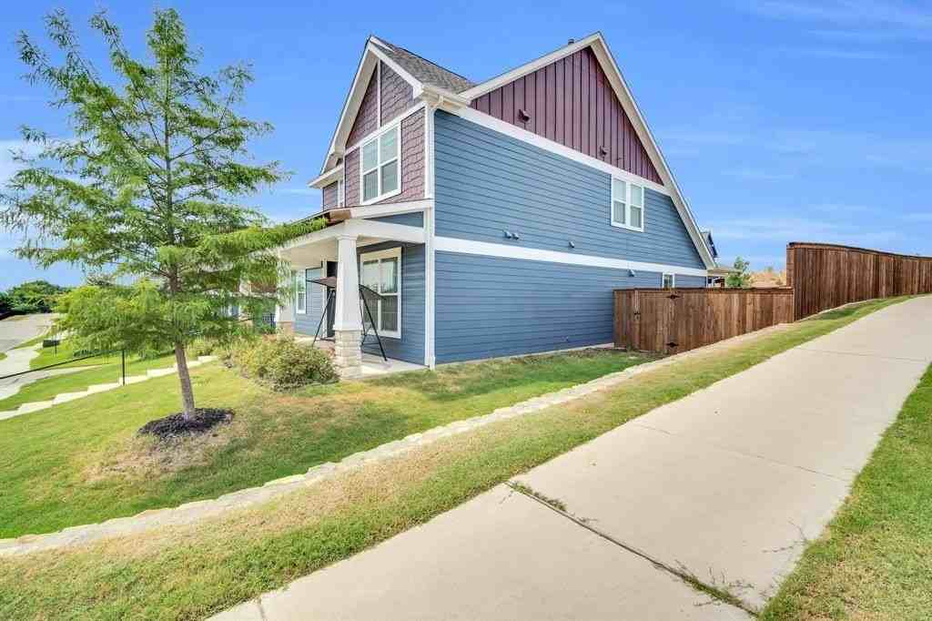 10912 Rochelle Ct - Photo 4 of 36