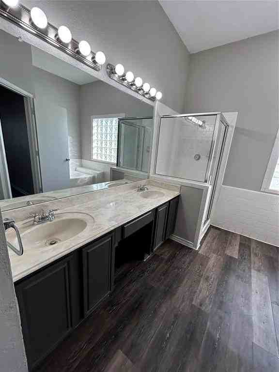 4729 Waterway Dr N - Photo 6 of 8