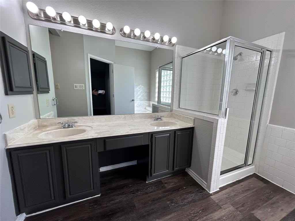 4729 Waterway Dr N - Photo 7 of 8