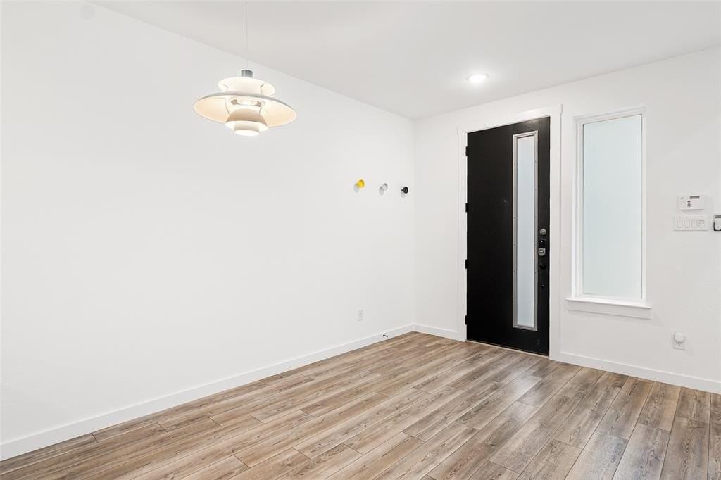 504 Wellborn Dr - Photo 4 of 29