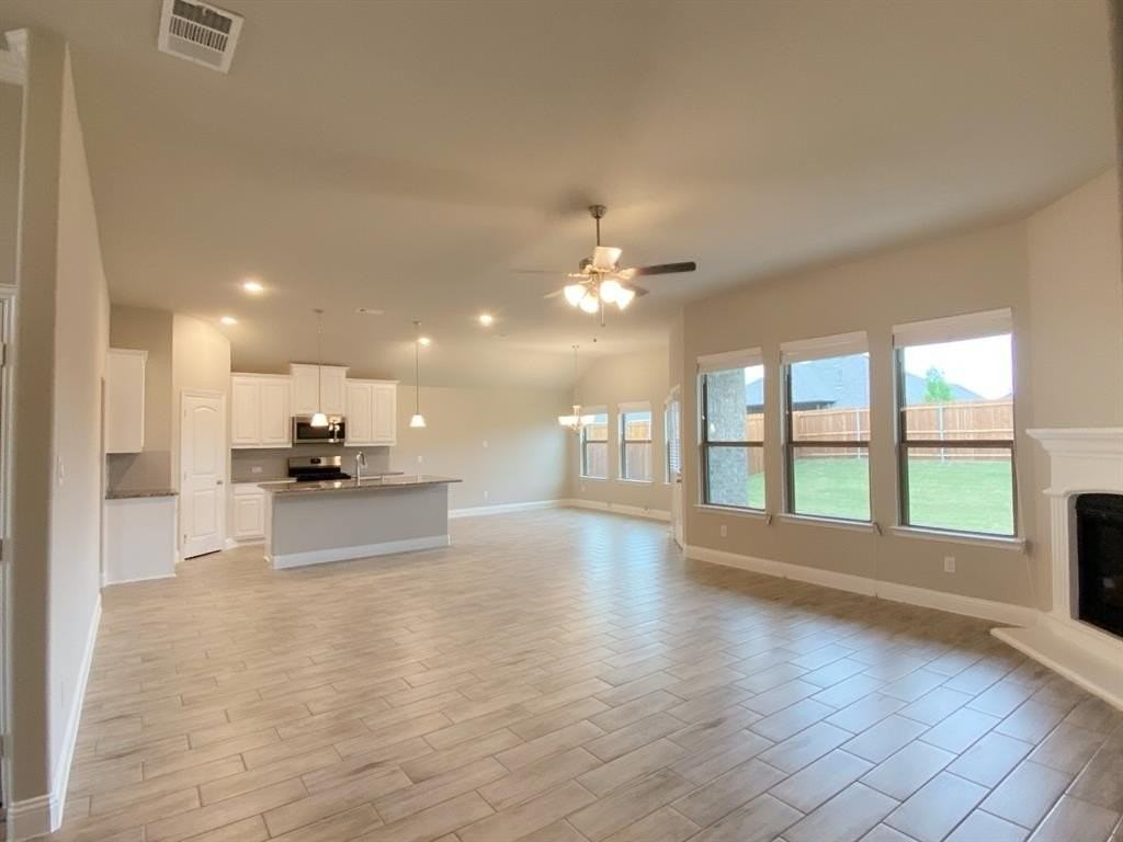 3101 Razorback St - Photo 6 of 40