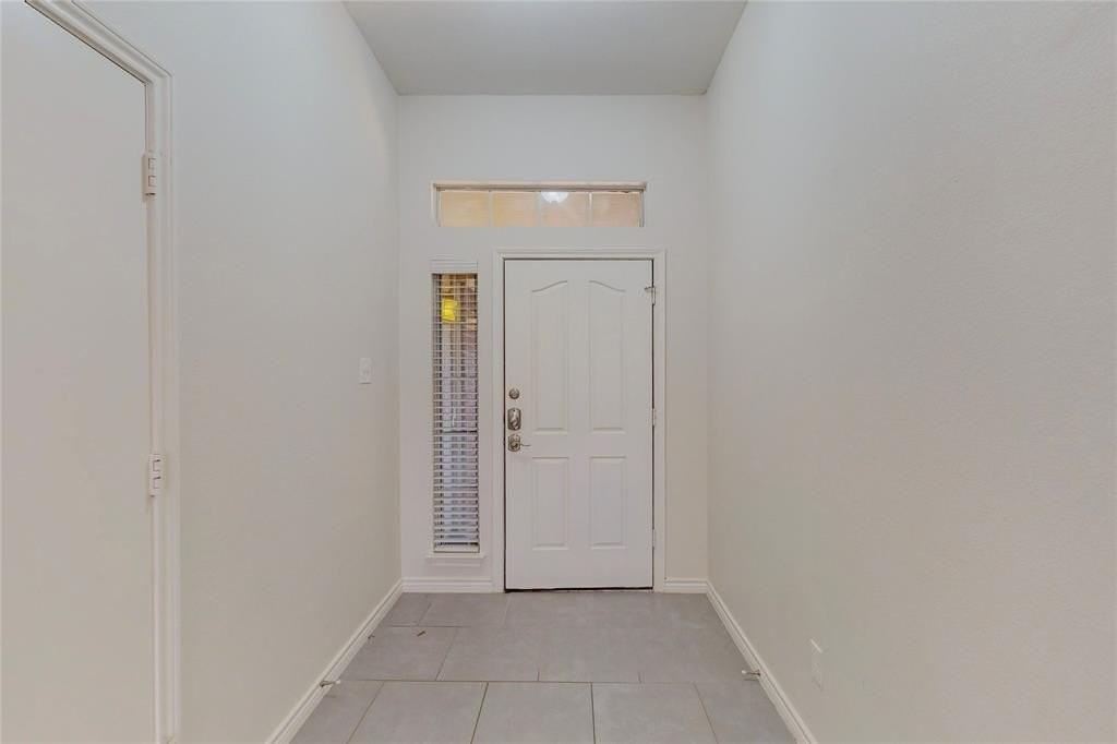 5425 Bryce Canyon Dr - Photo 5 of 38