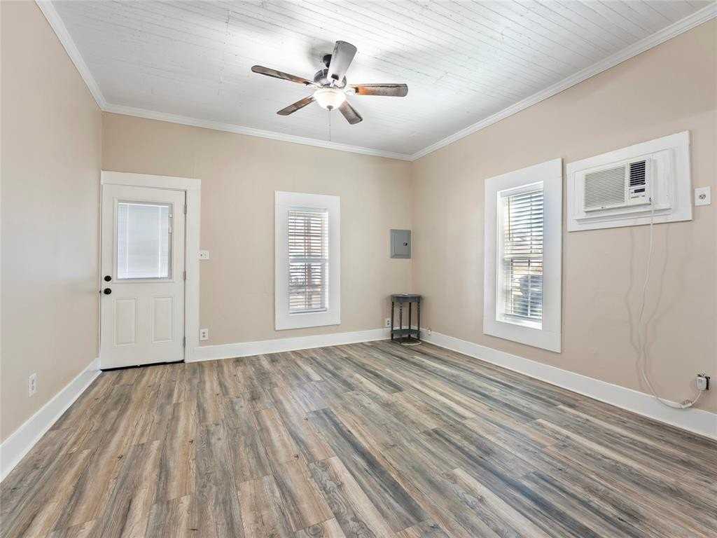 415 W Jefferson St - Photo 6 of 17