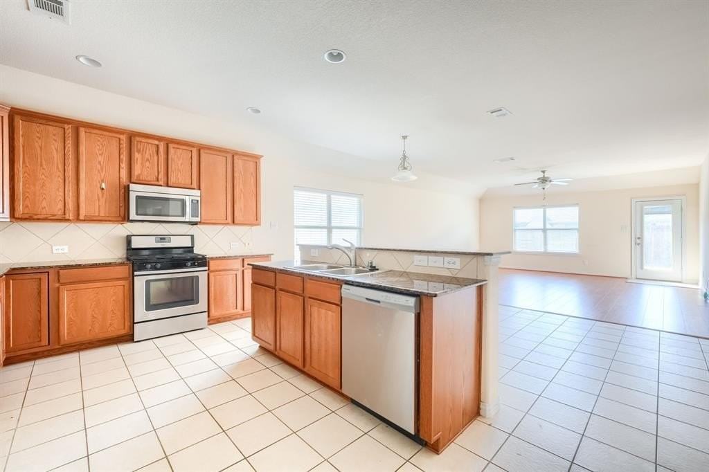 2104 Jasmine Valley Dr - Photo 5 of 24