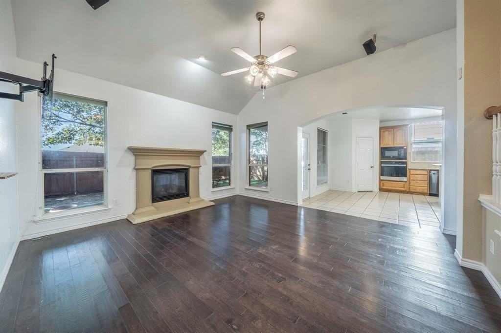 7042 Hedgebrook Dr - Photo 7 of 40