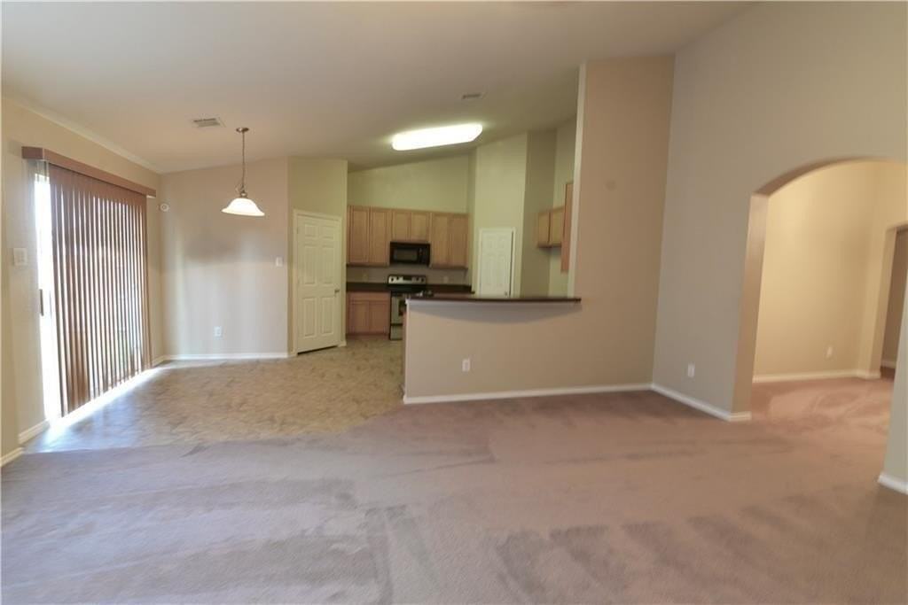 110 Freedom Trl - Photo 5 of 11