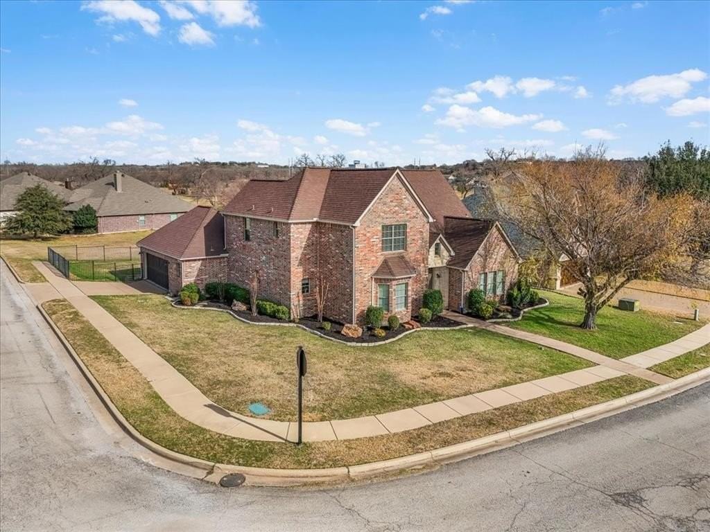 1105 Reata Dr - Photo 5 of 40