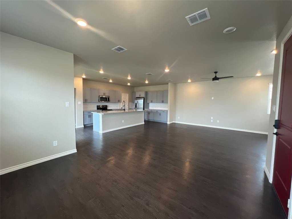 1804 Laurel Ln #9 - Photo 3 of 22