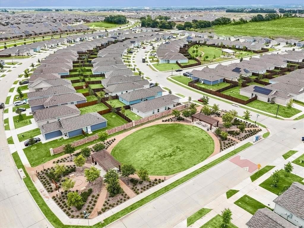 7725 Skier Dr - Photo 7 of 39