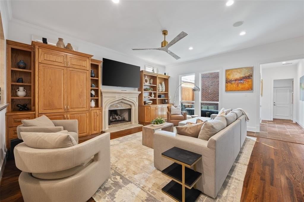 3445 Shenandoah St - Photo 4 of 37