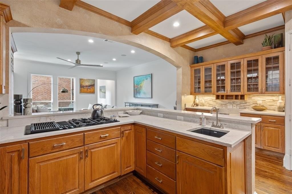 3445 Shenandoah St - Photo 6 of 37