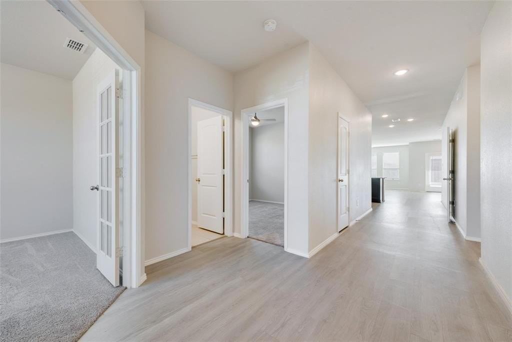 3111 Josefina Ln - Photo 3 of 33