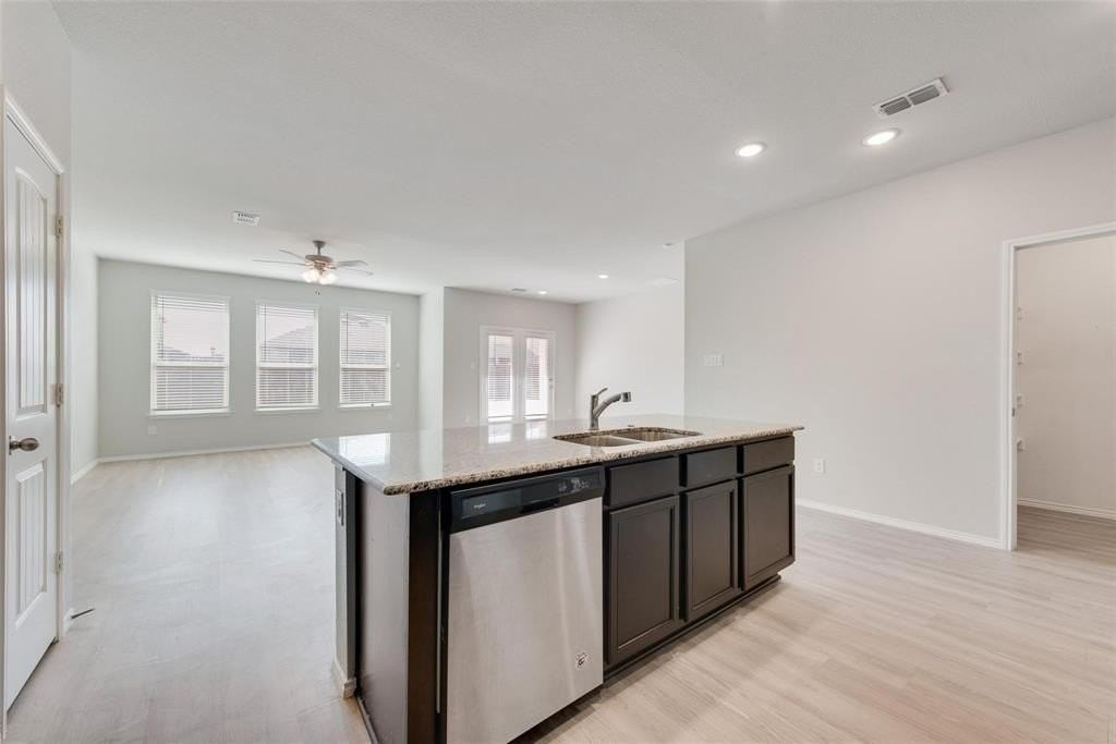 3111 Josefina Ln - Photo 6 of 33