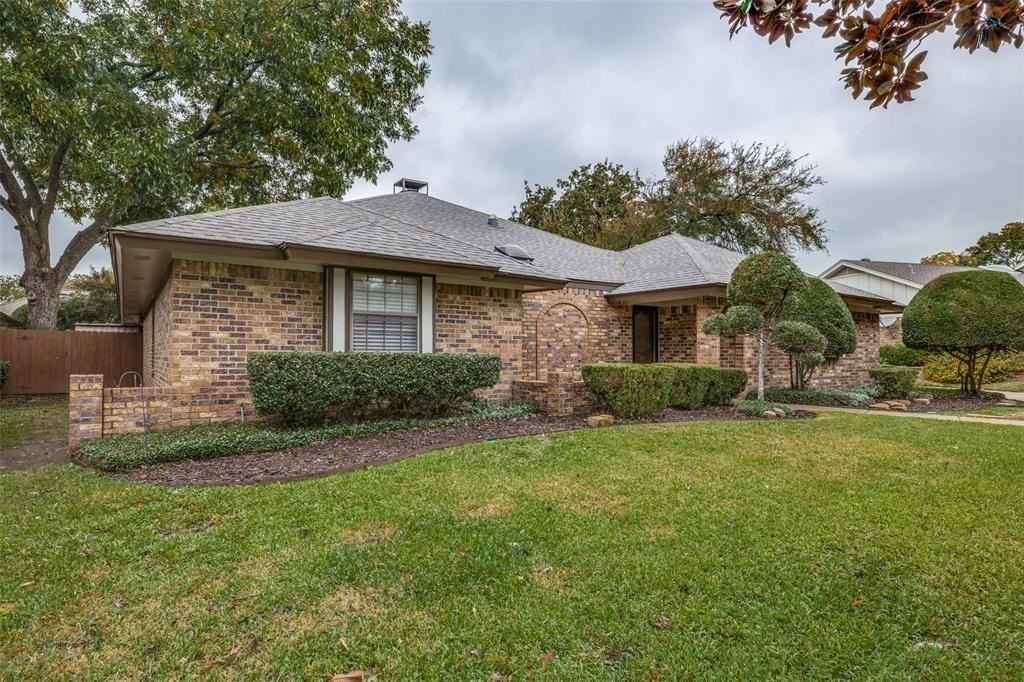 1105 Cypress Pt - Photo 2 of 25