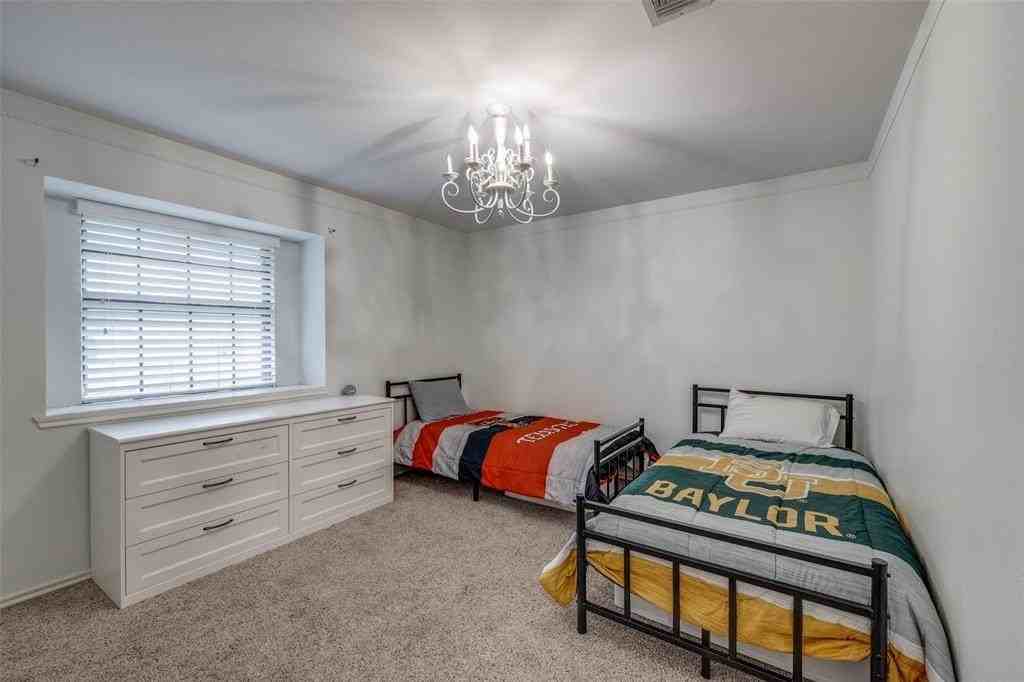 1105 Cypress Pt - Photo 6 of 25