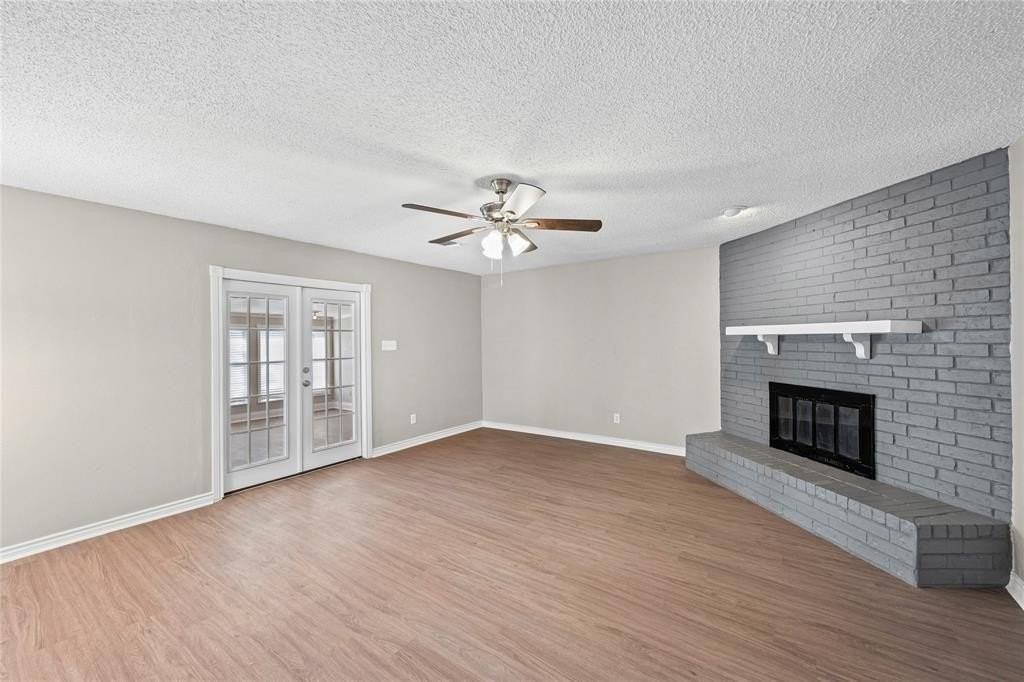 565 Park Center Blvd - Photo 2 of 16