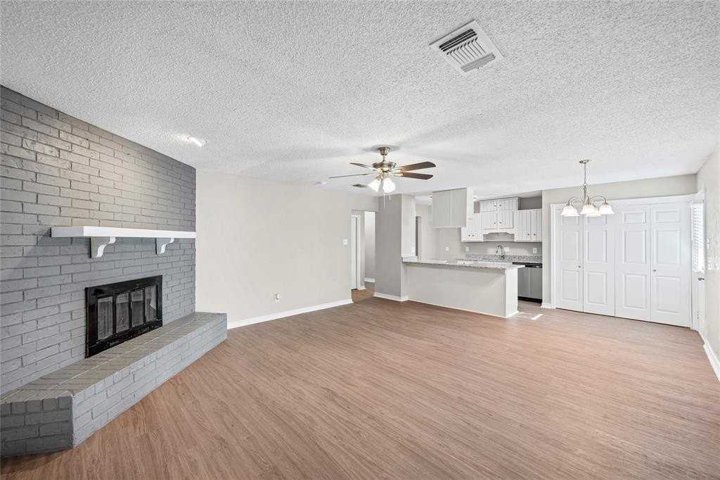 565 Park Center Blvd - Photo 5 of 16