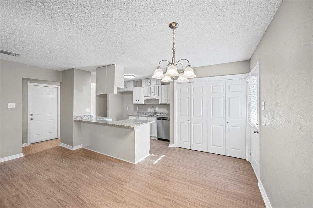 565 Park Center Blvd - Photo 6 of 16