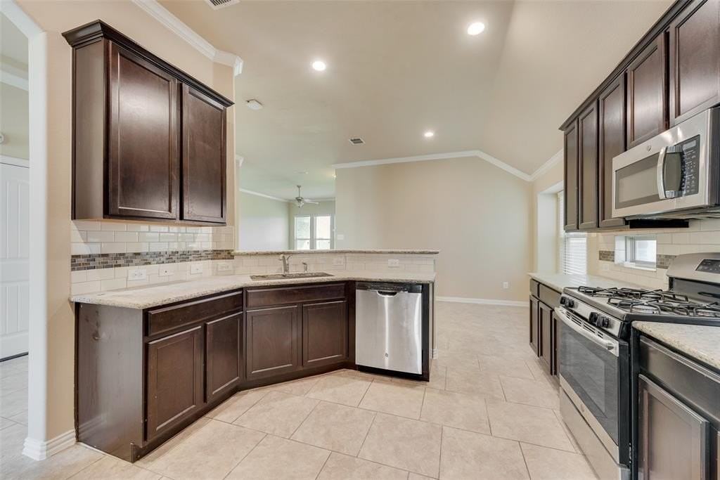 14736 Gilley Ln - Photo 6 of 15