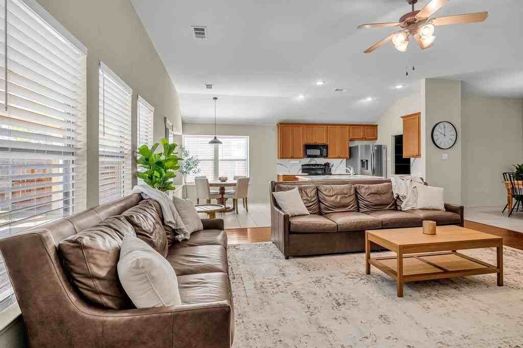 12109 Ridge Tree Rd - Photo 3 of 24