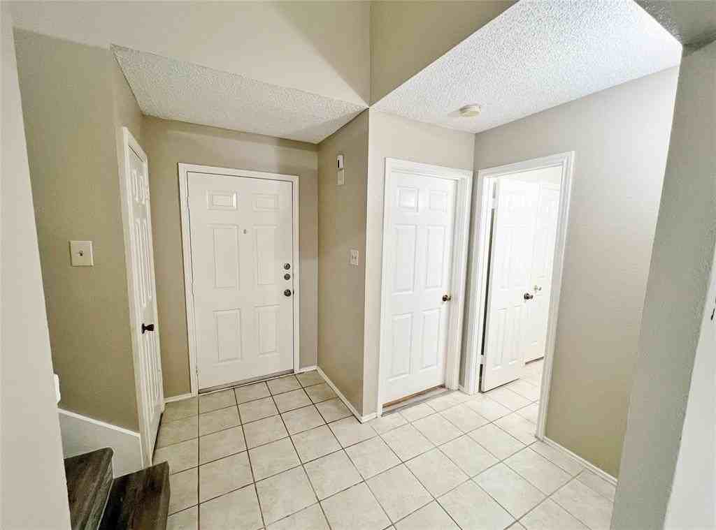 1611 Brentwood Dr - Photo 4 of 29