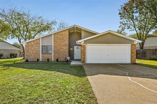 221 Asbury Dr - Photo 1 of 1