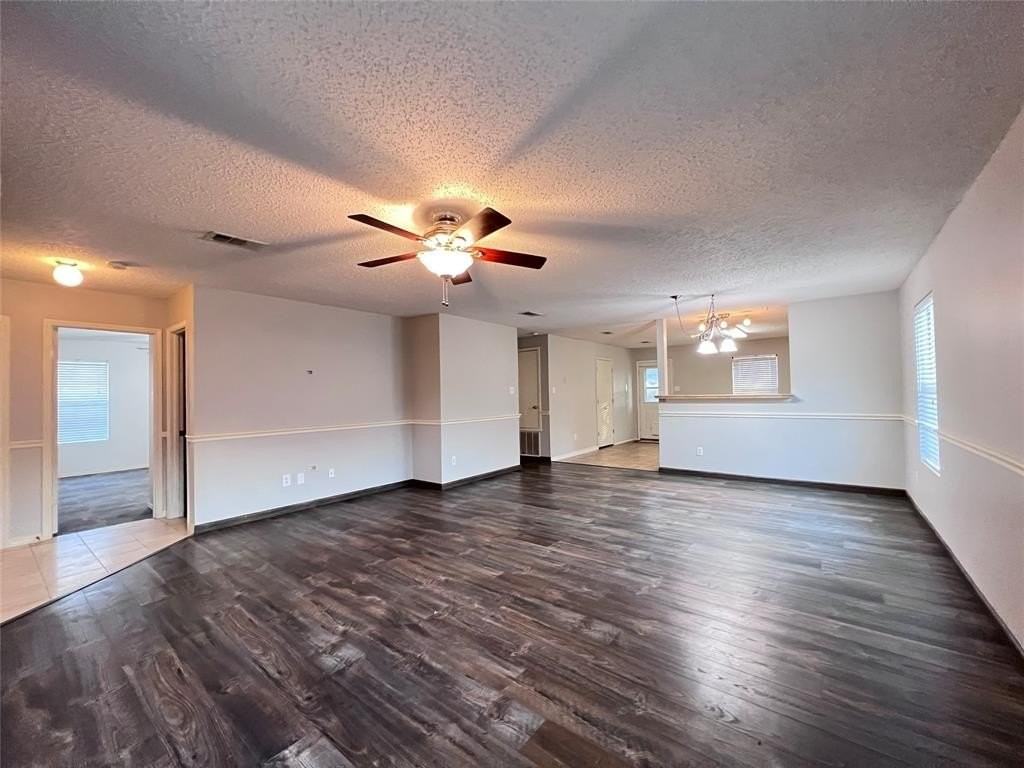 5513 Wiltshire Dr - Photo 2 of 21