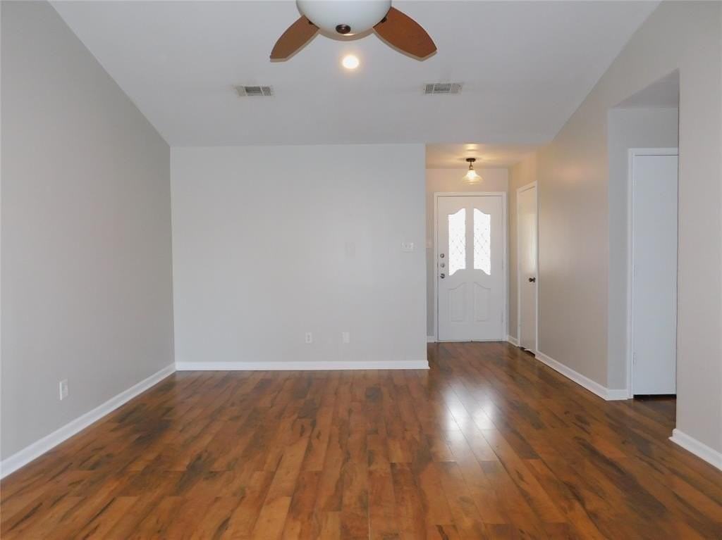 2200 Laurel St - Photo 5 of 25