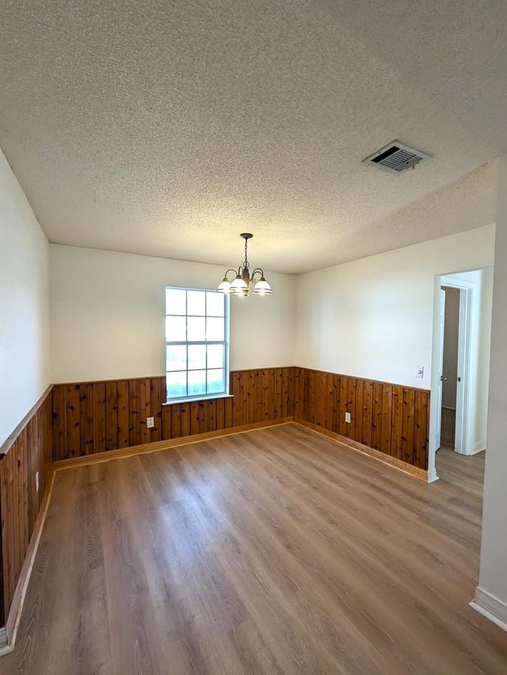 2733 Blue Bay Ct - Photo 4 of 28