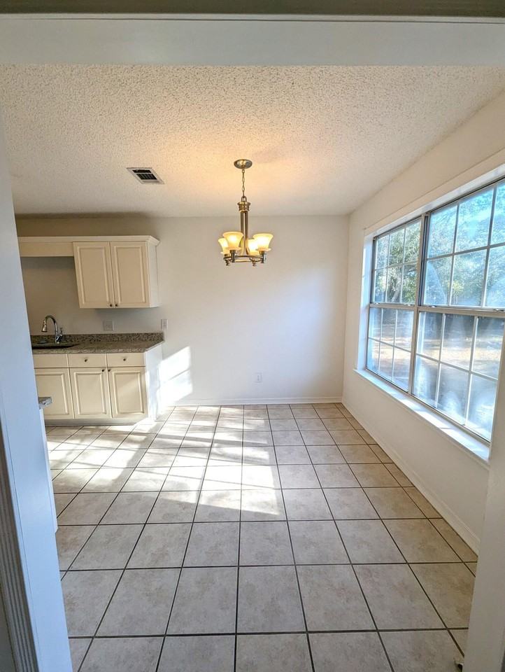 2733 Blue Bay Ct - Photo 6 of 28