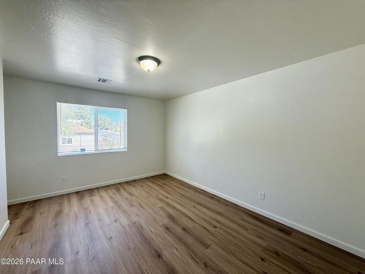 564 Lincoln Ave Apt C #C - Photo 5 of 7