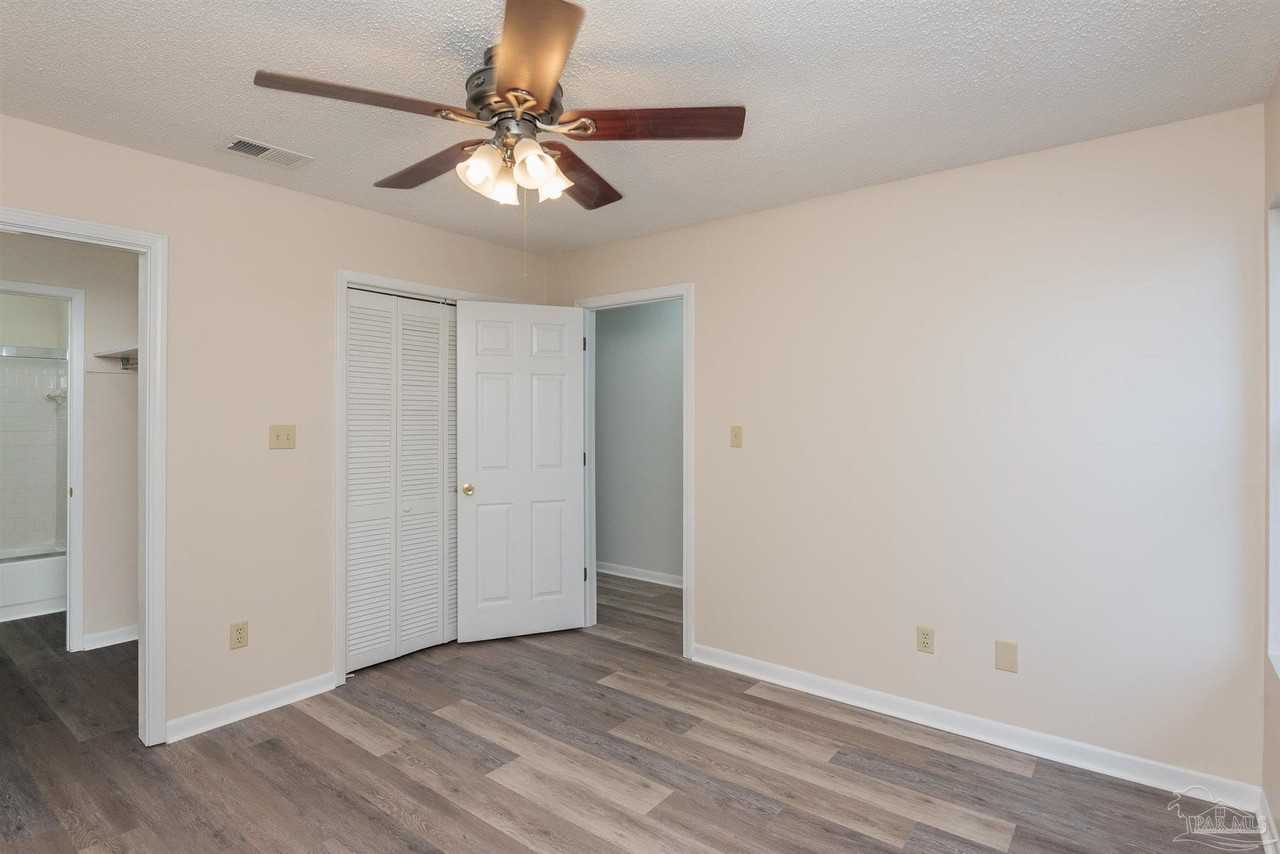 7224 Lago Vista Ct - Photo 4 of 30