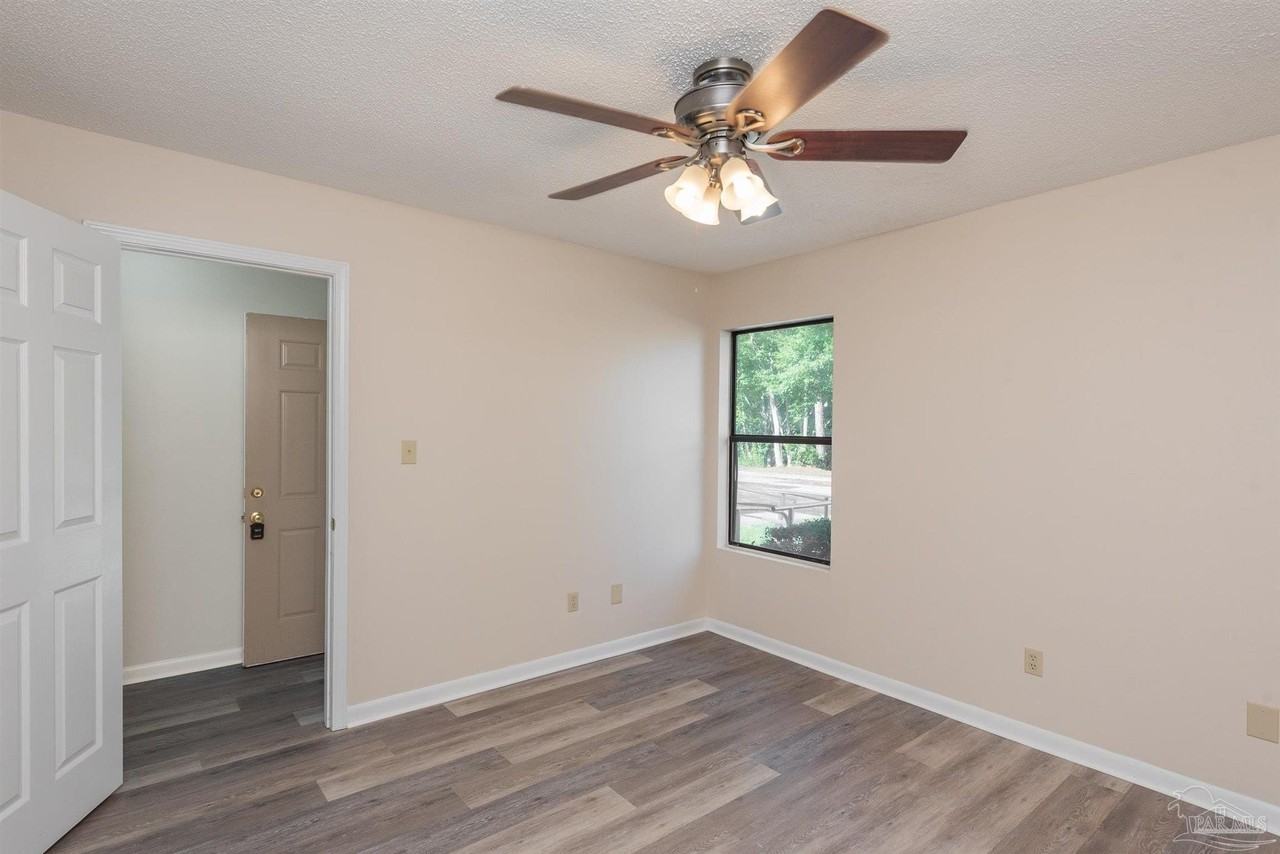 7224 Lago Vista Ct - Photo 5 of 30