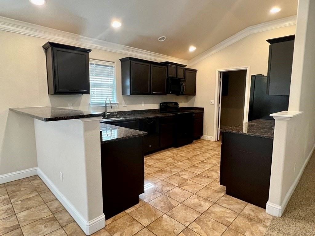 6104 Candlestick Dr - Photo 3 of 12