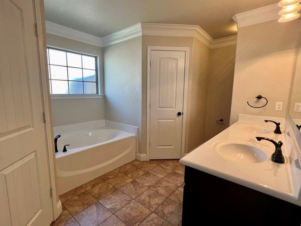 6104 Candlestick Dr - Photo 6 of 12