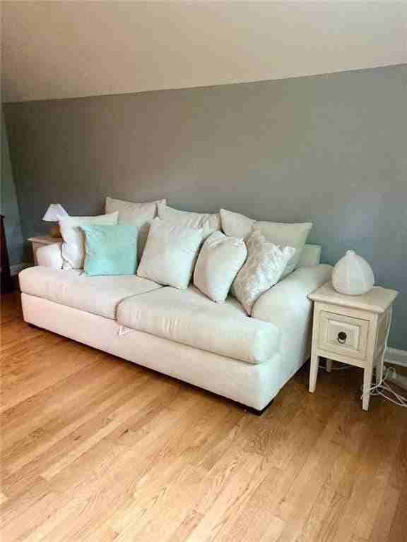 487 Lakeshore Dr Ne - Photo 4 of 14