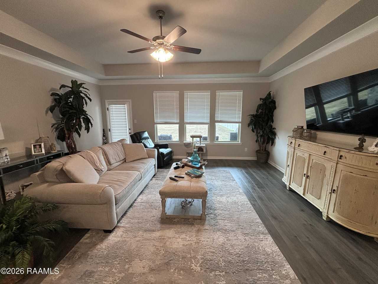 400 Eastwood Dr - Photo 2 of 15