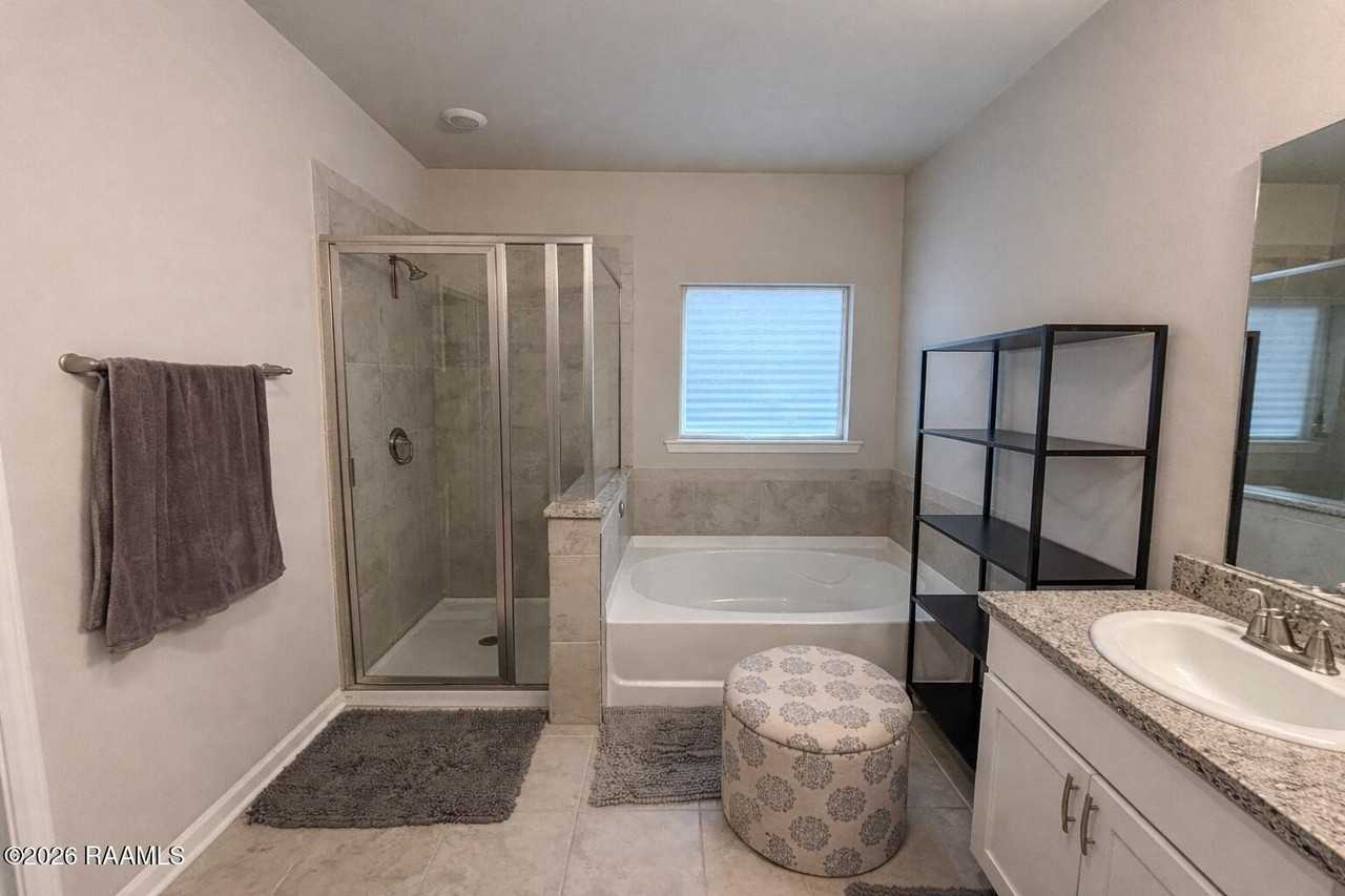 400 Eastwood Dr - Photo 6 of 15